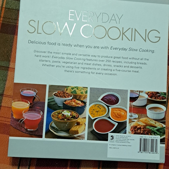 Bundle of Two Crockpot Recipe books. - Picture 5 of 12